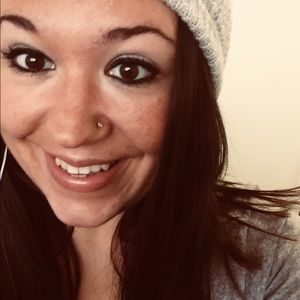 Meet your Posher, Angela